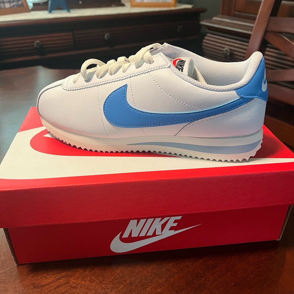 W Nike Cortez shoes